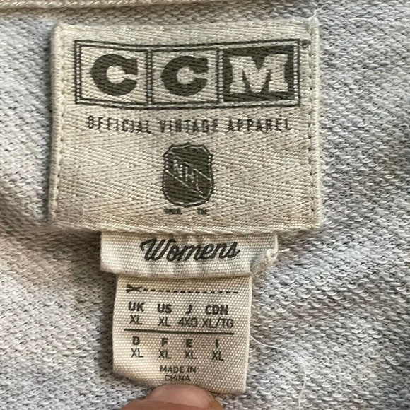 CCM Detroit Red Wings LS Raglan Distressed Grey Soft French Terry Fabric Logo XL - Picture 7 of 11